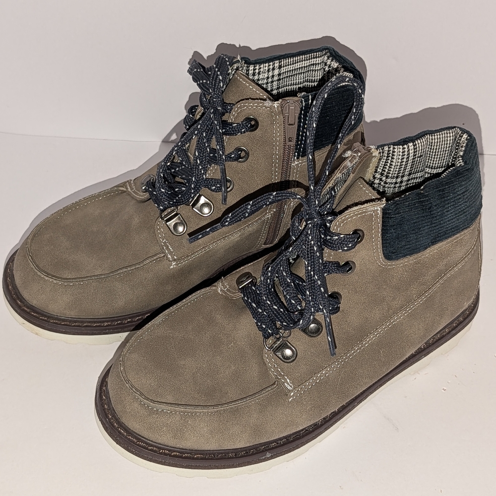 Cat & Jack Kids' Tan and Navy Blue Lace-Up Zipper Boots
